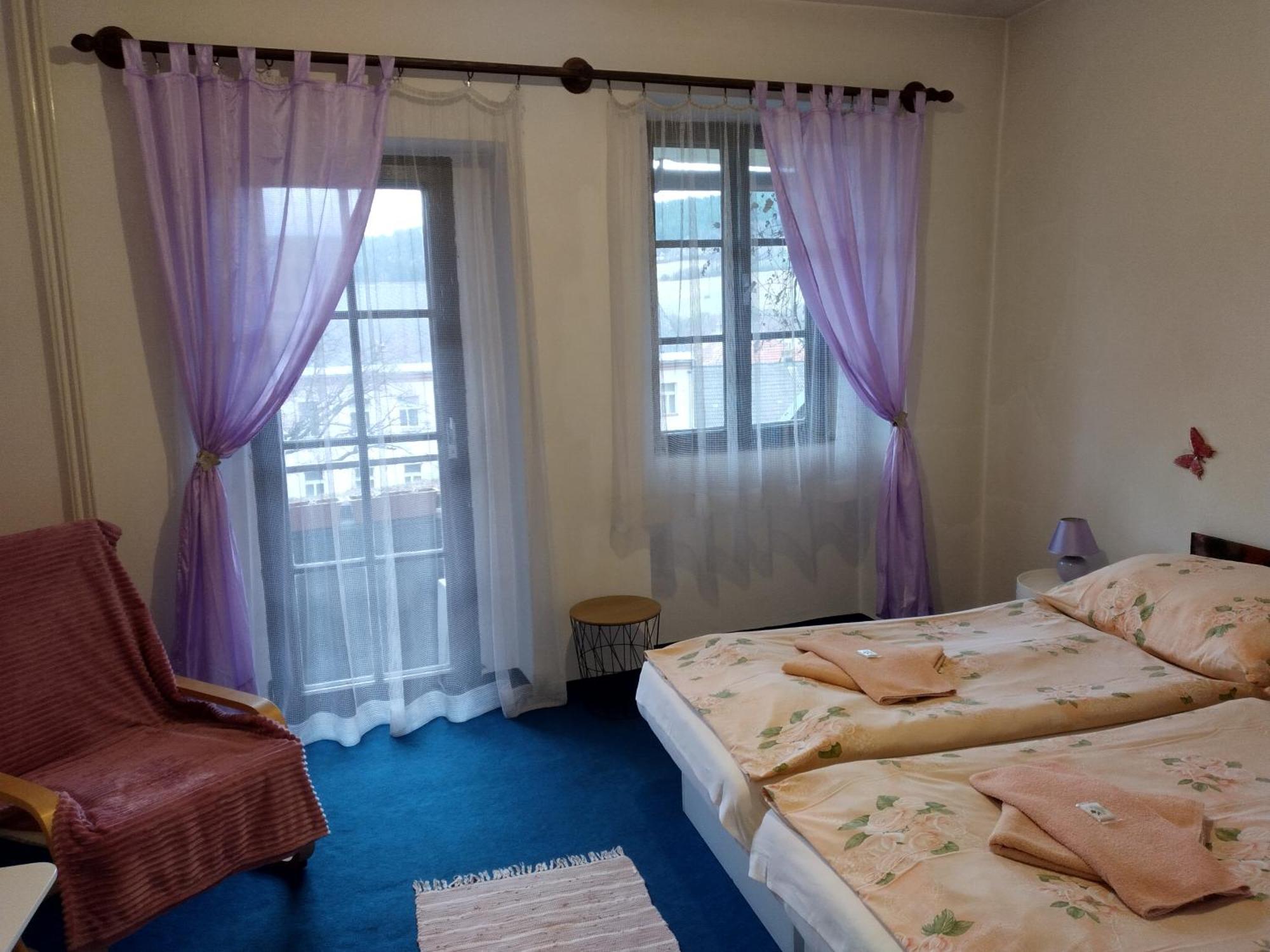 Hotel Parkan Прахатіце Екстер'єр фото